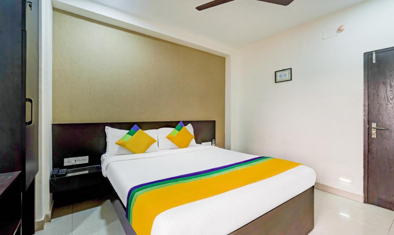 Itsy Hotels Neeranand Plaza Калькутта Экстерьер фото