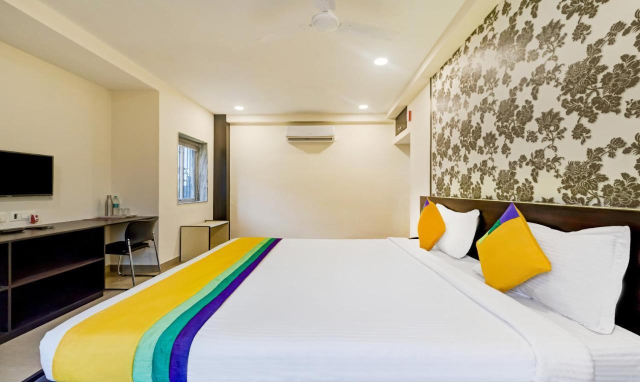 Itsy Hotels Neeranand Plaza Калькутта Экстерьер фото
