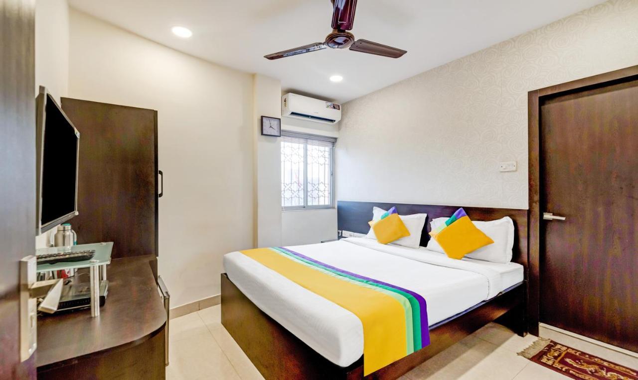 Itsy Hotels Neeranand Plaza Калькутта Экстерьер фото