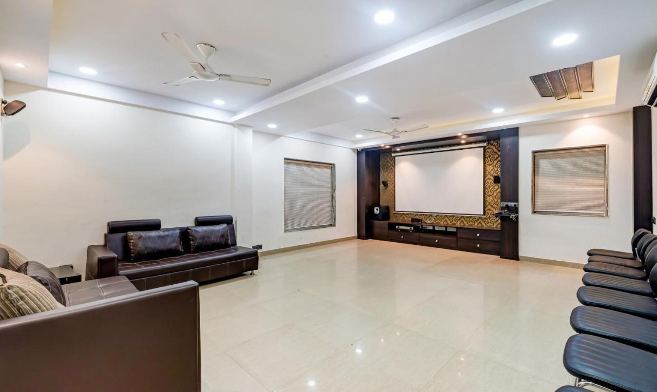 Itsy Hotels Neeranand Plaza Калькутта Экстерьер фото